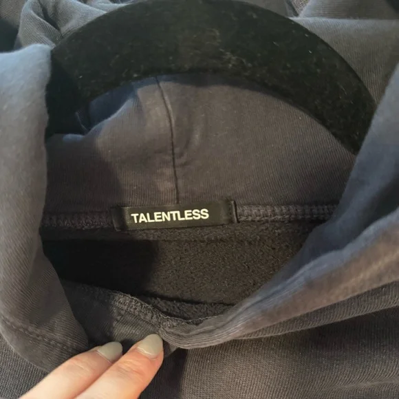 Talentless Show Me the Love Hoodie Size M - Picture 7 of 8